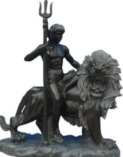 Casa Padrino Antik Stil Marmor Skulptur Mann auf Löwe Links Schwarz / Grau H. 100 cm - Garten Deko