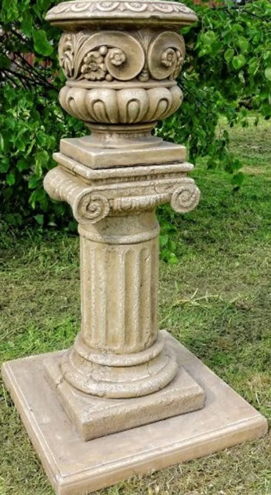 Casa Padrino Barock Blumentopf mit Säule Grau Ø 39 x H. 110 cm - Prunkvoller Pflanzentopf mit Gartensäule im Barockstil - Barock Garten Deko Accessoires