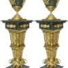 Casa Padrino Barock Deko Porzellan Vasen mit Marmor Säulen Set Grün / Gold 30 x 30 x H. 180 cm - Edel & Prunkvoll