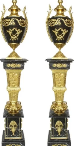 Casa Padrino Barock Deko Porzellan Vasen mit Marmor Säulen Set Schwarz / Gold 30 x 30 x H. 180 cm - Edel & Prunkvoll