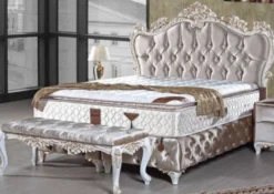 Casa Padrino Barock Doppelbett Silber / Weiß / Gold - Samt Bett mit Glitzersteinen und Matratze - Schlafzimmer Möbel im Barockstil