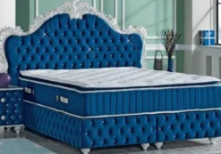 Casa Padrino Barock Doppelbett Royalblau / Weiß - Prunkvolles Samt Bett mit Glitzersteinen und Matratze - Schlafzimmer Set im Barockstil