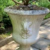 Casa Padrino Barock Garten Deko Blumentopf Weiß Ø 54 x H. 77 cm - Prunkvoller Pflanzentopf im Barockstil - Barock Garten & Terrassen Deko Accessoires