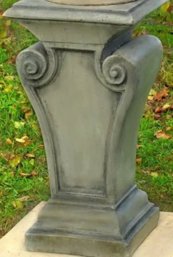 Casa Padrino Barock Gartendeko Säule 42 x 42 x H. 80 cm - Prunkvolle Gartensäule im Barockstil - Special!