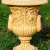Casa Padrino Barock Gartendeko Blumentopf / Pflanzentopf Hellbeige Ø 40 x H. 58 cm - Prunkvolle Gartendeko im Barockstil