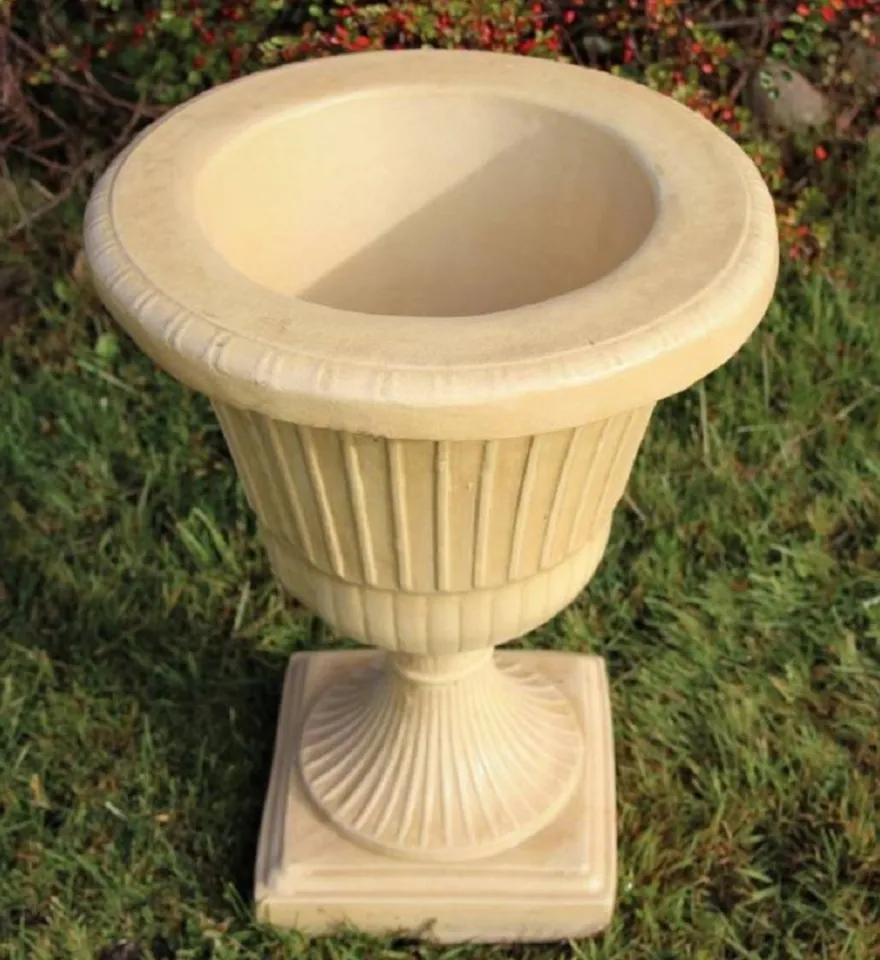 Casa Padrino Barock Garten Deko Blumentopf Sandfarben Ø 39 x H. 52 cm - Runder Pflanzentopf im Barockstil - Barock Garten Deko - Barock Terrassen Deko - Barock Deko Accessoires