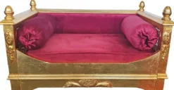 Casa Padrino Barock Hundebett Bordeauxrot / Gold - Prunkvolles Antik Stil Hundebett - Handgefertigte Hunde Möbel im Barockstil - Antik Stil Tiermöbel - Barock Tiermöbel