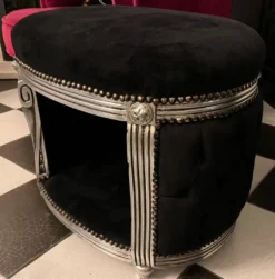 Casa Padrino Barock Hundebett & Katzenbett Schwarz / Silber - Handgefertigtes Hunde & Katzen Sofa im Barockstil - Barock Hunde & Katzen Möbel - Barock Tiermöbel - Edel & Prunkvoll