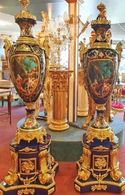 Casa Padrino Barock Keramik Vasen mit Sockel Kobaltblau / Gold 60 x 60 x H. 215 cm - Prunkvolles Deko Set - Hotel & Restaurant Deko Accessoires