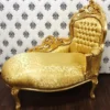 Casa Padrino Barock Kinder Chaiselongue Gold mit Gold Muster - Luxuriöse Recamiere aus Massivholz, 101 x 51 x 93 cm