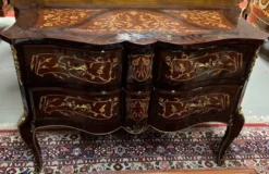Casa Padrino Barock Kommode Dunkelbraun / Braun / Gold - Handgefertigte Antik Stil Massivholz Kommode mit 2 Schubladen - Barock Wohnzimmer Möbel