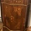Casa Padrino Barock Kommode mit Schublade und Tür Braun Intarsien / Gold - Handgefertigter Massivholz Schrank im Barockstil - Möbel im Barockstil - Barock Möbel - Barock Einrichtung