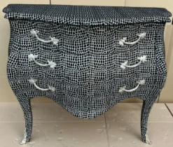 Casa Padrino Barock Kommode mit 3 Schubladen Schwarz / Silber - Handgefertigte Massivholz Kommode im Barockstil - Schlafzimmer Möbel im Barockstil - Barock Möbel - Barock Einrichtung
