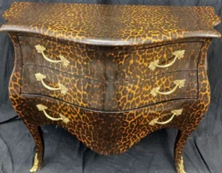 Casa Padrino Barock Kommode mit 3 Schubladen Leopard / Gold - Handgefertigte Massivholz Kommode im Barockstil - Schlafzimmer Möbel im Barockstil - Barock Möbel - Barock Einrichtung