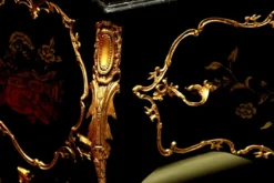 Casa Padrino Barock Kommode Schwarz / Gold 130 cm mit Metallapplikationen und Marmorplatte