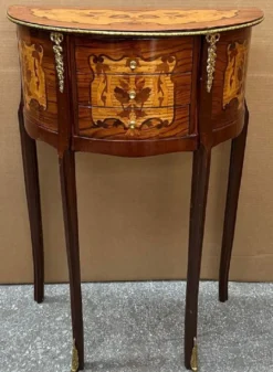 Casa Padrino Barock Nachtkommode Braun Intarsien / Gold - Handgefertigte Barockstil Kommode mit 3 Schubladen - Barock Möbel - Schlafzimmer Möbel im Barockstil - Edel & Prunkvoll