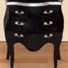 Casa Padrino Barock Nachtkommode Schwarz / Silber - Handgefertigte Massivholz Kommode im Barockstil - Antik Stil Nachttisch mit 3 Schubladen - Barock Möbel