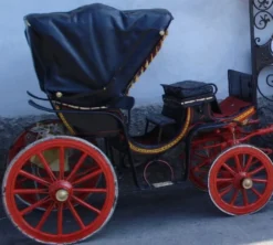 Casa Padrino Barock Pferdekutsche Schwarz / Rot / Gold - Prunkvolle Kutsche im Barockstil - Edel & Prunkvoll