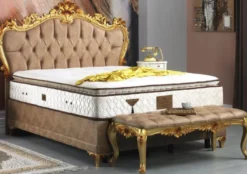 Casa Padrino Barock Schlafzimmer Set Braun / Gold - Prunkvolles Doppelbett mit Sitzbank - Schlafzimmer Möbel im Barockstil