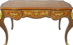 Casa Padrino Barock Schreibtisch Braun / Gold 160 x 70 x H. 80 cm - Handgefertigter Massivholz Bürotisch mit 3 Schubladen und massiven Metallapplikationen - Barock Büro Möbel