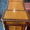 Casa Padrino Barock Schreibtisch Hellbraun / Braun / Messing / Weiß
