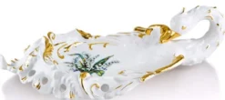 Casa Padrino Barock Serviertablett Schwan mit Lilien Weiß / Gold / Mehrfarbig 54 x 30 x H. 16 cm - Handbemaltes Keramik Tablett im Barockstil