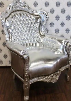 Casa Padrino Barock Sessel King im Antik Stil, Silber / Silber, Kunstleder, 120 x 85 x 85 cm