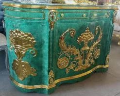 Casa Padrino Barock Sideboard Malachitgrün / Gold - Handgefertigter Barockstil Massivholz Schrank mit 2 Türen und 2 Schubladen - Wohnzimmer Möbel im Barockstil - Barock Möbel - Edel & Prunkvoll