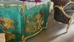 Casa Padrino Barock Sideboard Malachitgrün / Gold - Handgefertigter Barockstil Massivholz Schrank mit 2 Türen und 2 Schubladen - Wohnzimmer Möbel im Barockstil - Barock Möbel - Edel & Prunkvoll