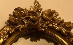 Casa Padrino Barock Spiegel Gold - Prunkvoller Wandspiegel mit eleganten Verzierungen - Handgefertigter Barock Garderoben Spiegel - Barockstil Wandspiegel - Barock Möbel - Edel & Prunkvoll