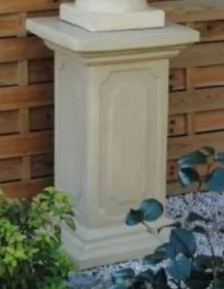Casa Padrino Barock Säule Grau 39 x 39 x H. 69 cm - Prunkvolle Gartensäule im Barockstil - Gartendeko Stein Säule - Barock Garten & Terrassen Deko Accessoires