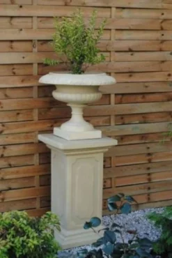 Casa Padrino Barock Säule Grau 39 x 39 x H. 69 cm - Prunkvolle Gartensäule im Barockstil - Gartendeko Stein Säule - Barock Garten & Terrassen Deko Accessoires