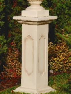 Casa Padrino Barock Säule Sandfarben / Beige 34 x 34 x H. 80 cm - Prunkvolle Gartensäule im Barockstil - Gartendeko Stein Säule - Barock Garten & Terrassen Deko Accessoires