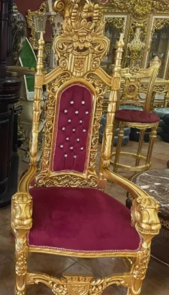 Casa Padrino Barock Thron Sessel mit Kunstleder und Glitzersteinen Bordeauxrot / Gold - Handgefertigter Königssessel - Hochzeitssessel - Riesensessel - Prunkvolle Barock Möbel