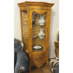 Casa Padrino Barock Vitrine Vogelaugenahorn / Gold / Messing H. 175 cm - 1B Ware