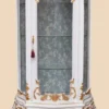 Casa Padrino Barock Vitrine Weiß / Gold - Prunkvoller Barock Vitrinenschrank mit Glastür und Schublade - Handgefertigte Barock Wohnzimmer Möbel