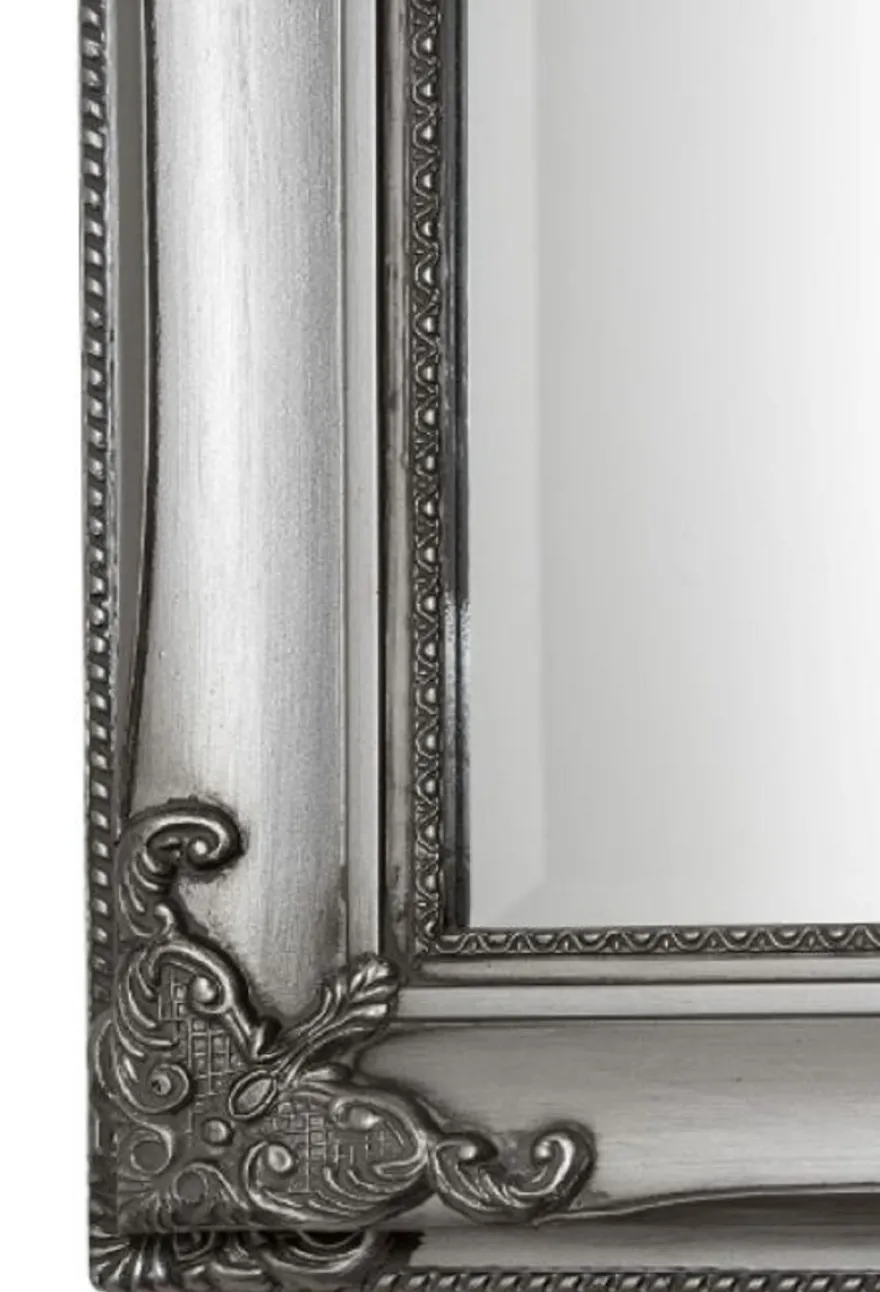Casa Padrino Barock Wandspiegel Silber 72 x H. 132 cm - Handgefertigter Barock Spiegel mit Holzrahmen und wunderschönen Verzierungen