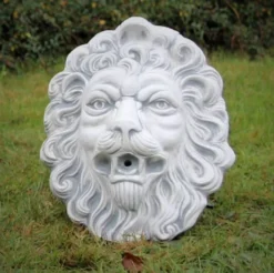 Casa Padrino Barock Wasserspeier Wandrelief Löwe 30 x 17 x H. 43 cm - Löwenkopf Stein Wasserspeier Garten Wanddeko Relief - Barock & Jugendstil Garten Deko Accessoires