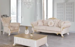 Casa Padrino Barock Wohnzimmer Set Beige / Weiß / Gold - 2 Sofas & 2 Sessel & 1 Couchtisch - Wohnzimmer Möbel im Barockstil - Edle Barock Möbel