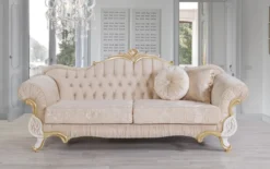 Casa Padrino Barock Wohnzimmer Set Beige / Weiß / Gold - 2 Sofas & 2 Sessel & 1 Couchtisch - Wohnzimmer Möbel im Barockstil - Edle Barock Möbel