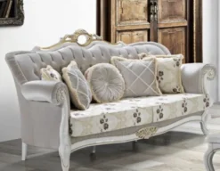 Casa Padrino Barock Wohnzimmer Sofa mit Glitzersteinen und Blumenmuster Hellgrau / Creme / Beige / Weiß / Gold 215 x 80 x H. 120 cm - Barock Möbel