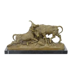 Casa Padrino Bronze Skulptur Kämpfende Stiere Bronzefarben / Schwarz 15,9 x 50,5 x H. 26,3 cm - Bronzefigur mit Marmorsockel - Luxus Deko
