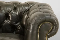 Casa Padrino Chesterfield Luxus Echtleder Sessel im Vintage Design, Farbe Ebony, Breite 123 cm