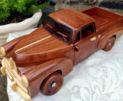 Casa Padrino Deko Oldtimer Pickup Auto Braun / Naturfarben 40 x 23 x H. 18 cm - Handgefertigtes Holz Auto - Wohnzimmer Deko - Schreibtisch Deko - Deko Accessoires