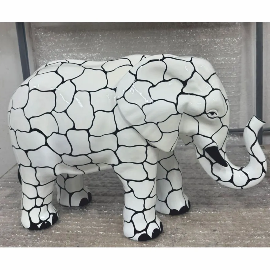 Casa Padrino Deko Skulptur Elefant Weiß / Schwarz 84 x H. 57 cm - Deko Figur