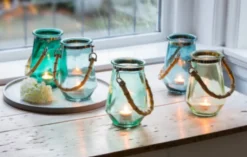 Casa Padrino Deko Windlicht mit Bambusgriff, Luxus Glas Windlicht in Dunkelgrün, Durchmesser 14 cm, Höhe 20 cm