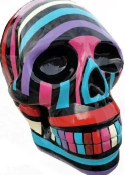 Casa Padrino Designer Deko Skulptur Totenkopf Schwarz / Bunt 44 x 58 x H. 66 cm - Wetterbeständige Dekofigur - Wohnzimmer Deko - Garten Deko