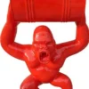 Casa Padrino Designer Deko Skulptur Gorilla Affe mit Fass Rot H. 100 cm - Wetterbeständige Dekofigur - Designer Deko Tierfigur