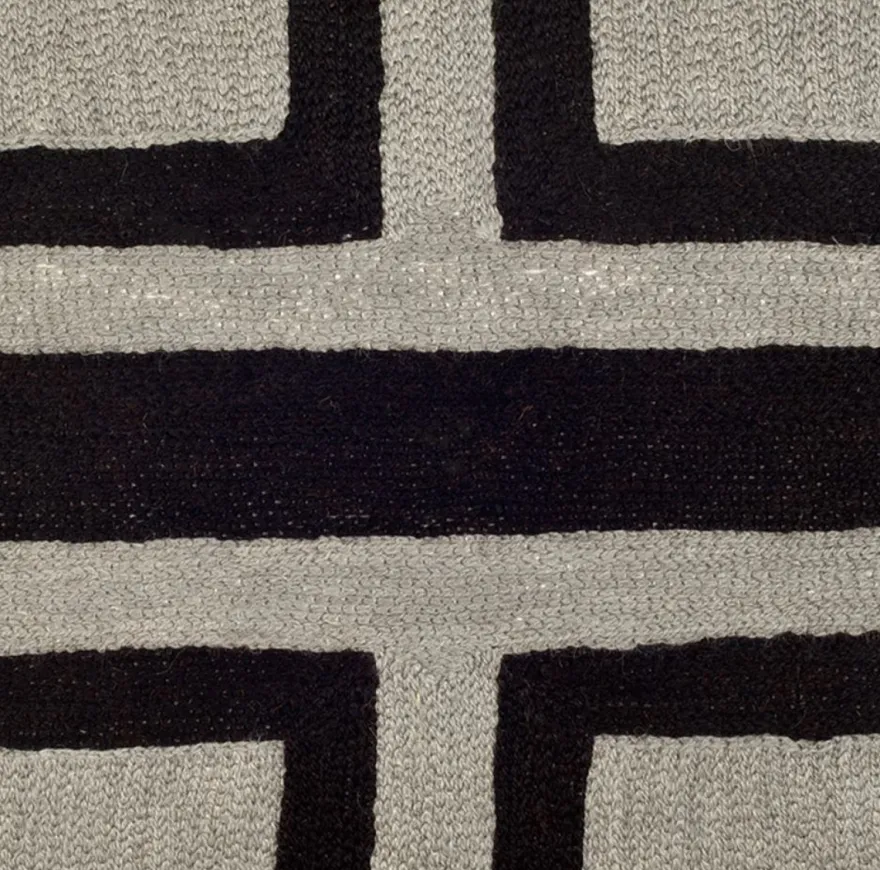 Casa Padrino Designer Zierkissen Schwarz & Grau 50 x H. 50 cm - Luxus Kissen