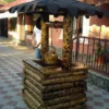 Casa Padrino Gartenbrunnen Rustikal mit Schöpfeimer aus massivem Eichenholz - 100 x 100 x 200 cm